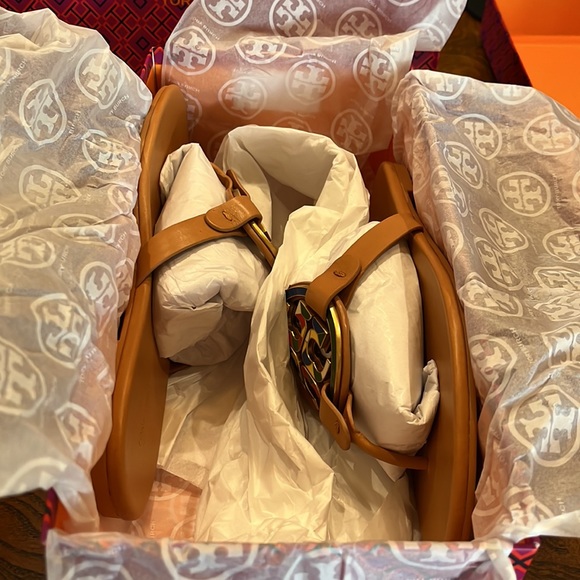 Tory Burch Enamel Miller Soft Natural Vachetta - Picture 7 of 7